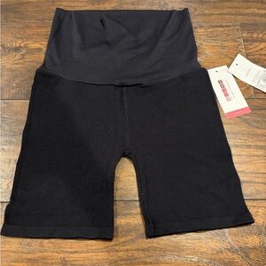 Isabel Maternity by Ingrid & Isabel Black Bike Shorts NWT